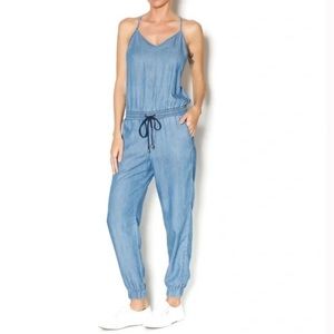 Splendid Lyocell Chambray Jean CrissCross Strap Jogger Jumpsuit. Size: L.